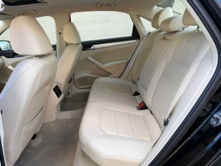 Volkswagen Passat      2014