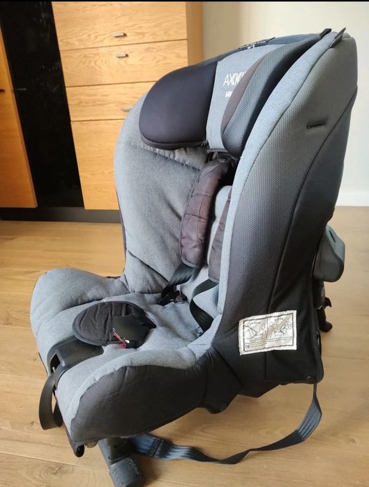 Fotelik samochodowy Axkid MiniKid, 9-18 kg. Szary czarny.