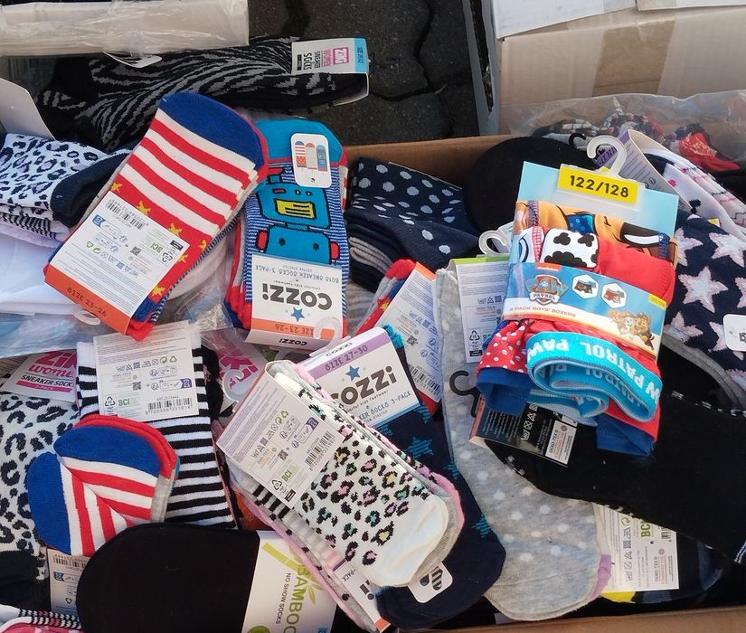 Box ze skarpetkami damskie dziecięce nowe