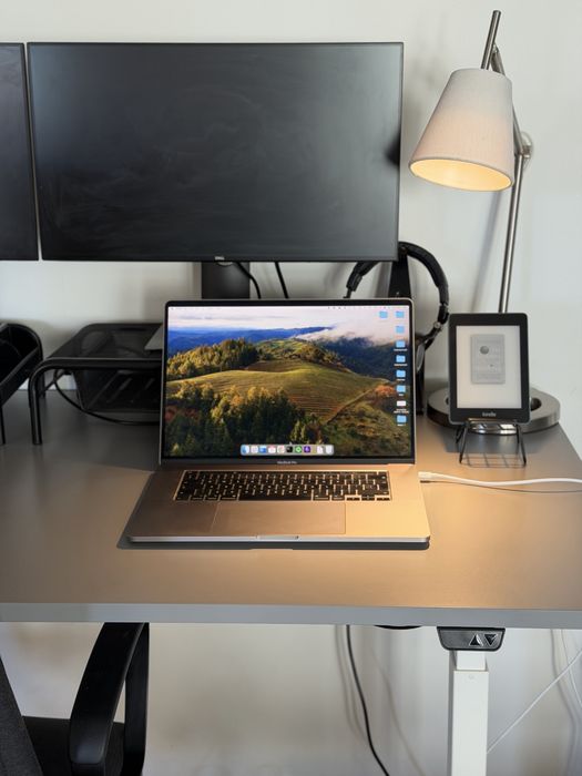 MacBook Pro 16” 2019 i9 32GB Radeon 5500M