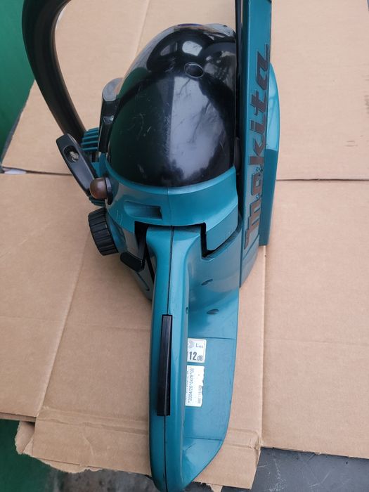 Продам бензопилу макита 4610, бу