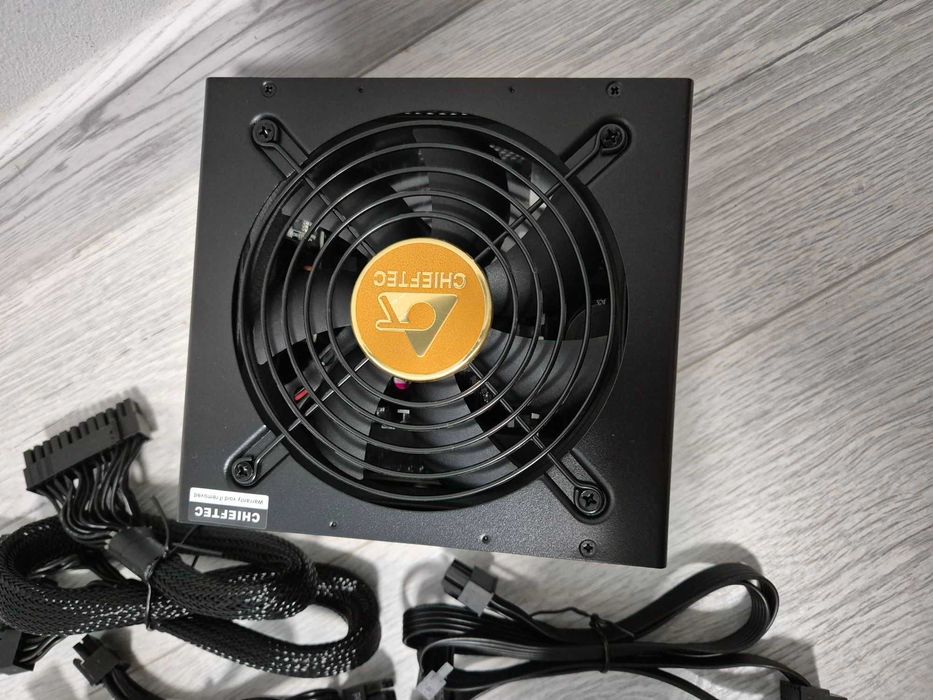 якісний блок живлення 750W Chieftec POLARIS GOLD як новий. Trade-in