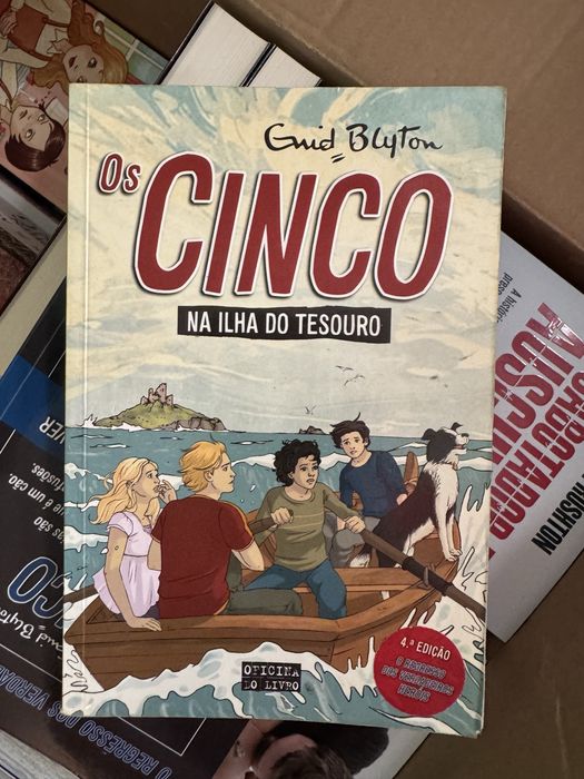 Varios livros de Os cinco/o misterio/as gemeas entre outros