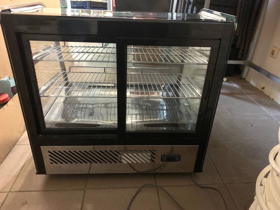 Настільна холодильна вітрина reednee 120л