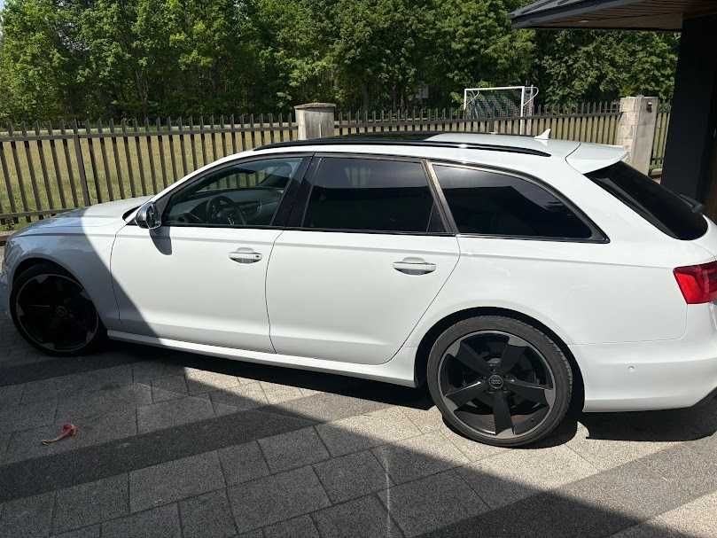 Samochód Audi S6 Avant