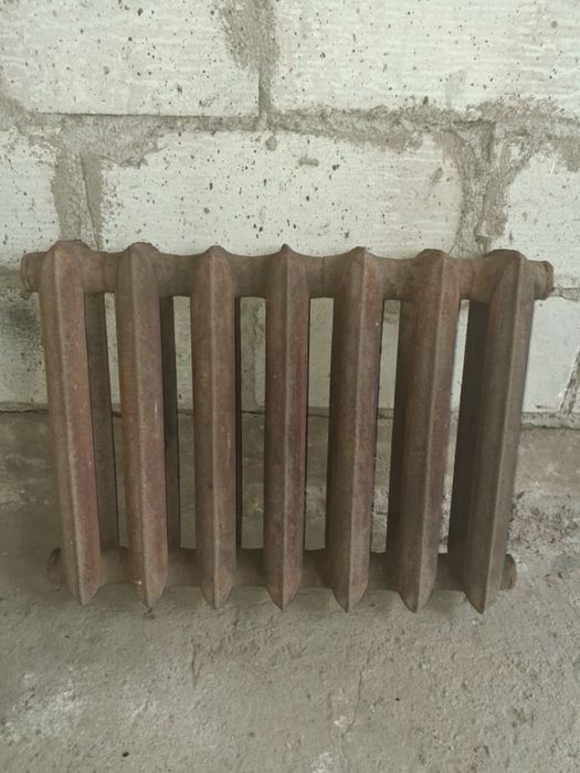 Kaloryfer grzejnik zeliwny spora ilosc praktycznie nowe czyste