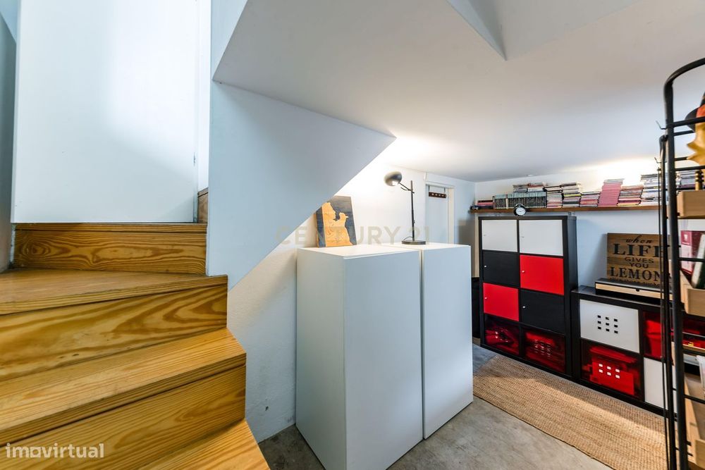 Moradia T2 Renovada com Jardim, Cave e Terraço | Viva o melhor de Belé