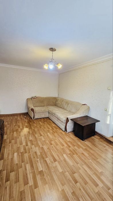 Продам двокімнатну квартиру по вул. Грушевського