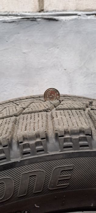 Продам гумму Bridgestone Blizzak VRX 225/50/17