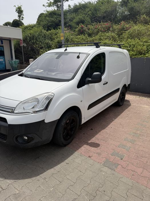 Carrinha Berlingo maxi em muito bom estado 3 lugares