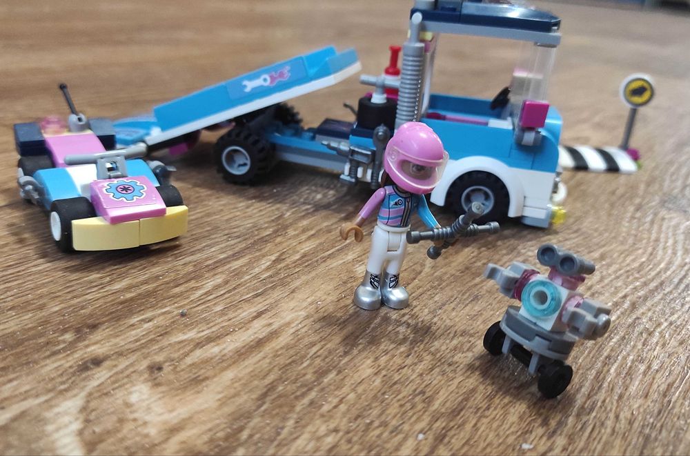 Конструктор Friends 1156 "Гонка: Вантажівка техобслуговування"