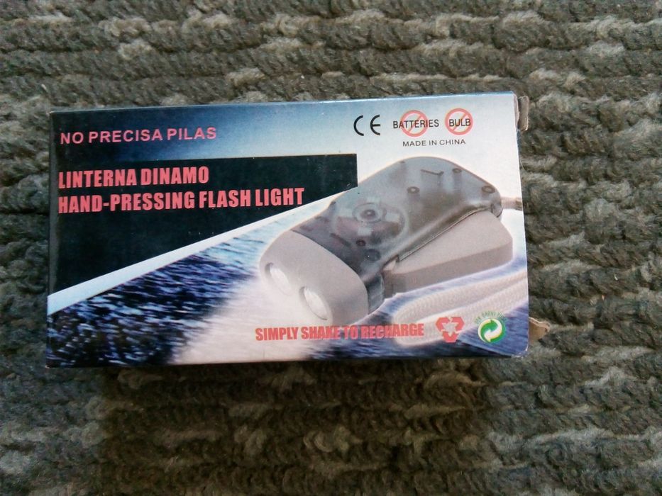 Фонарик динамо. Компактный светодиодный.