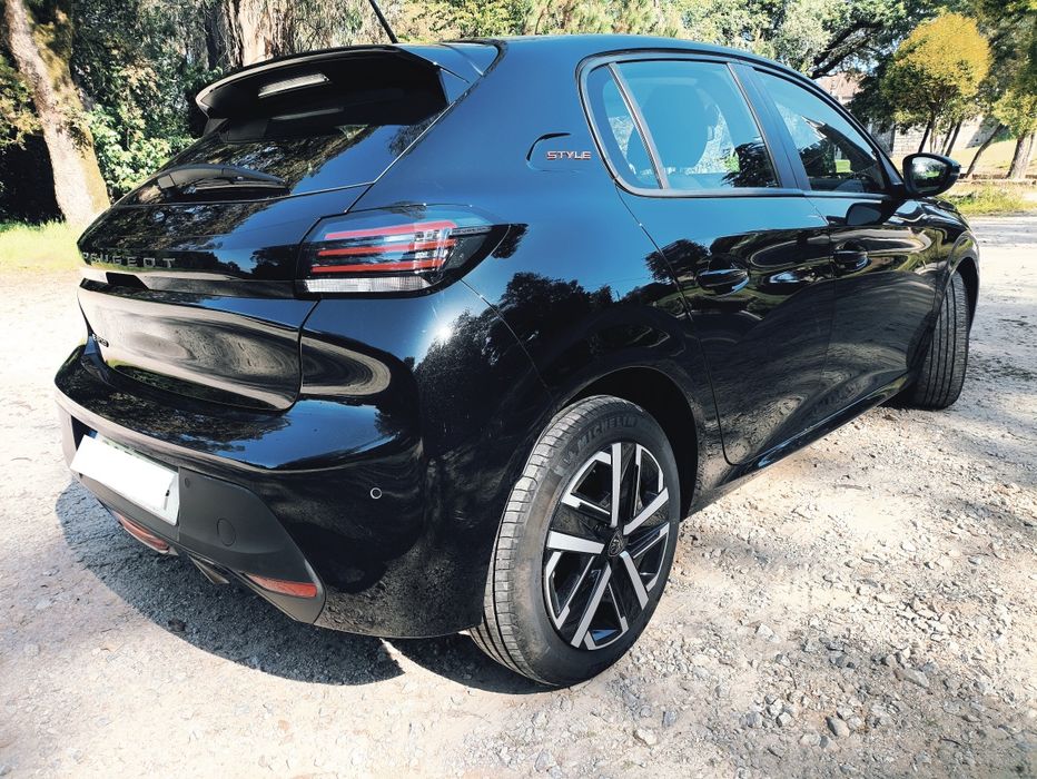 Peugeot e-208 | 2025 | 12.350 km | COMO NOVO