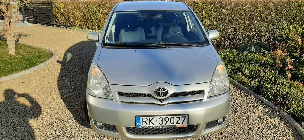 Toyota Corolla Verso 2004
