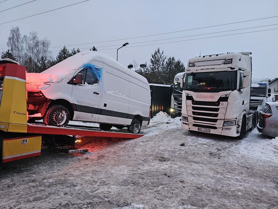 Holowanie BUS / Pomoc drogowa do 7.5t / Transport maszyny rolnicze