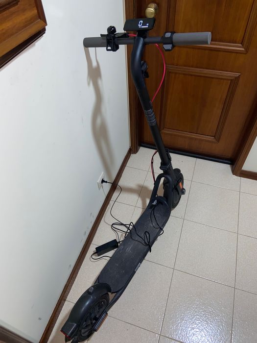 Trotinete 25km, 1 mês de uso e com a caixa.