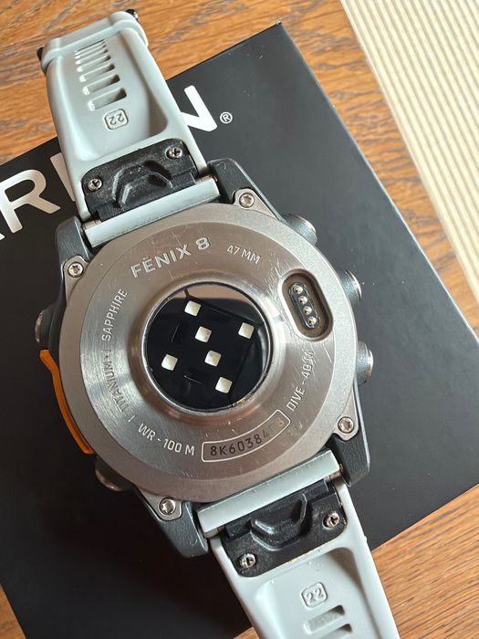 Garmin Fēnix 8 47mm AMOLED Sapphire Titanium + 4 Braceletes + Garantia 10/2028