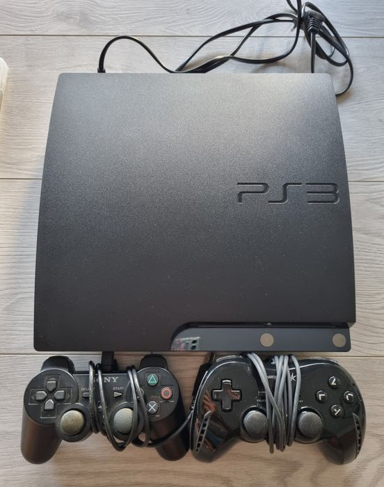 Consola PlayStation 3 Slim + 2 Comandos + 8 Jogos + Kit Buzz! (4 Comandos)