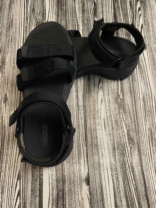 Жіночі сандалі skechers max cushion 38