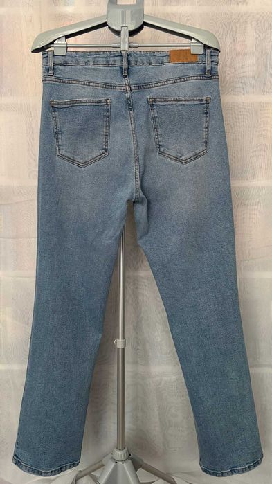 Jeansowe spodnie dzwony Stradivarius 44