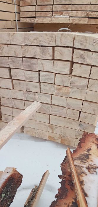 Пиломатеріали дошка кроква балка ліс на дах