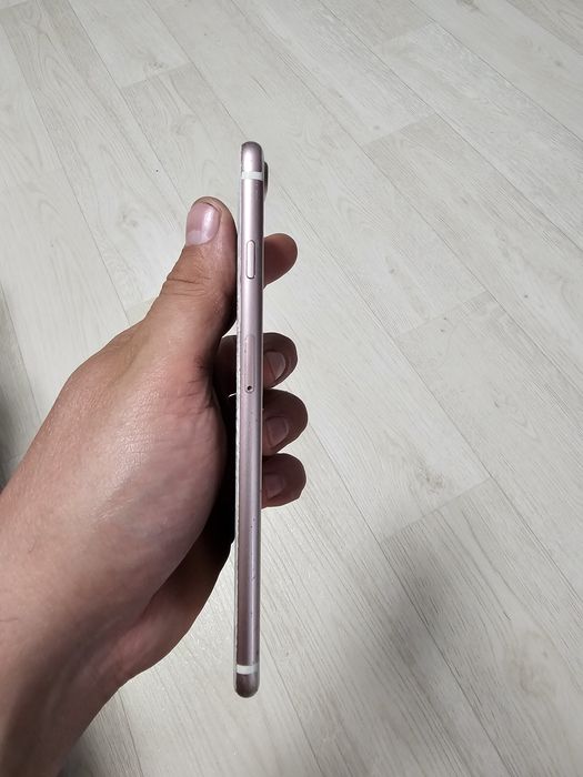 Продам Iphone 7 plus A1661