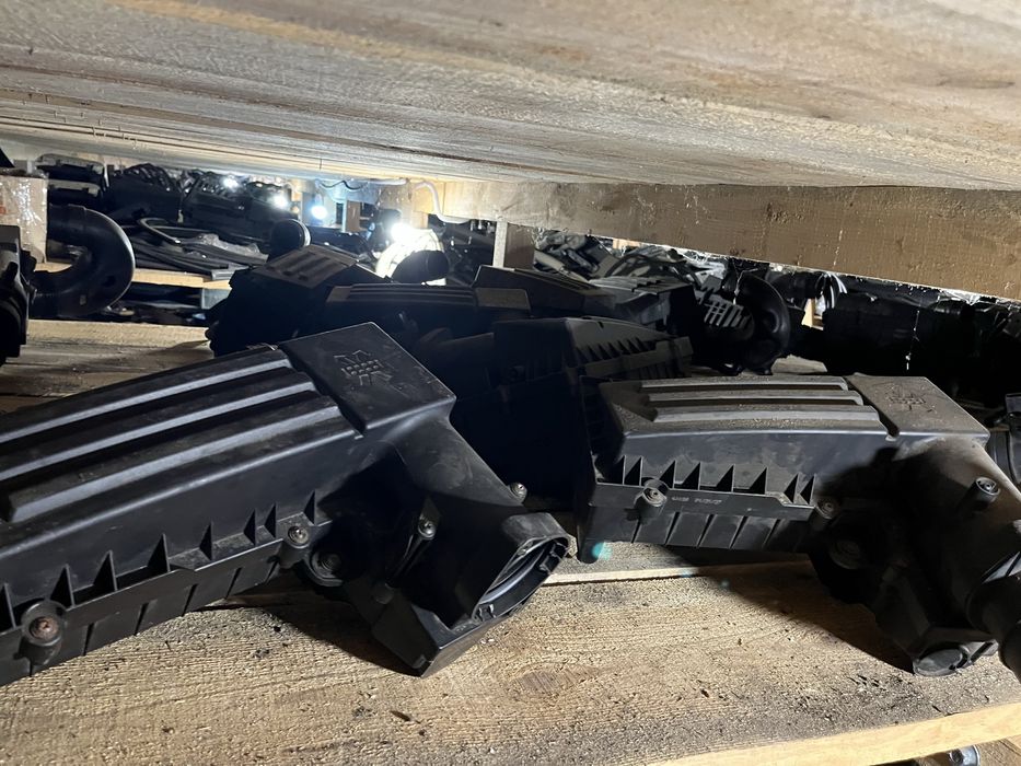 Корпус повітряного фільтра Volkswagen Skoda Audi