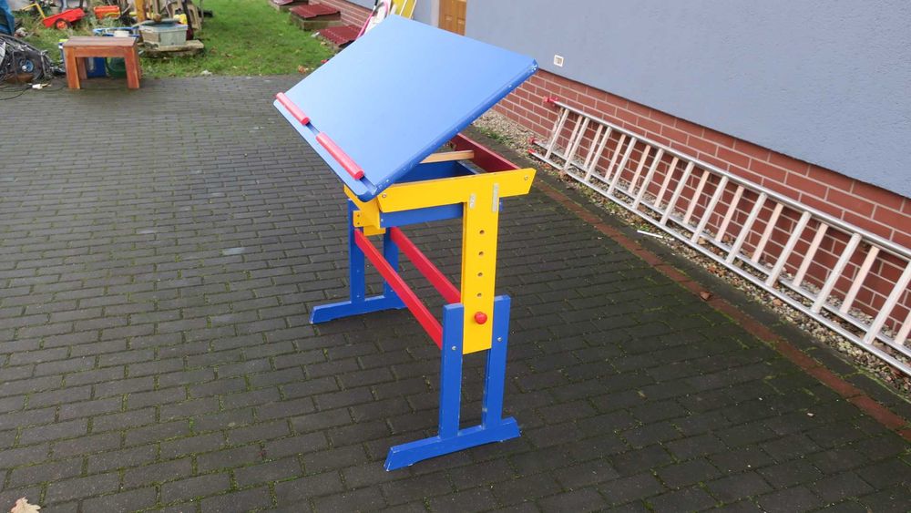 Biurko kreślarskie pokój dziecięcy