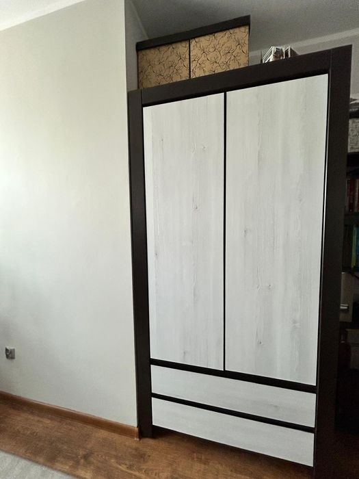 Meble -szafa i dwie komody