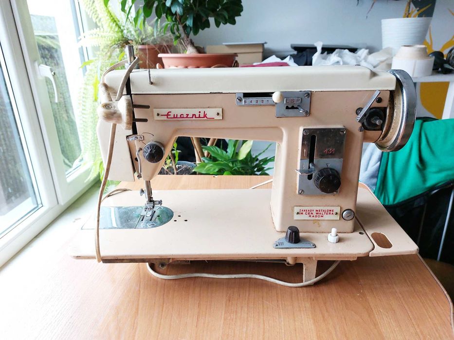 Maszyna do szycia Łucznik z PRLu