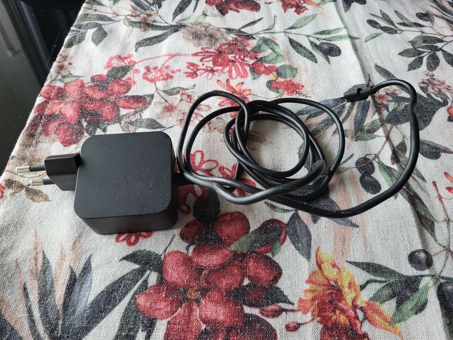 Steam deck 512gb LCD + karta micro sd 256gb + stacja dokująca