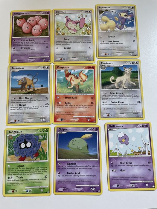 Cartas Pokémon diversos anos