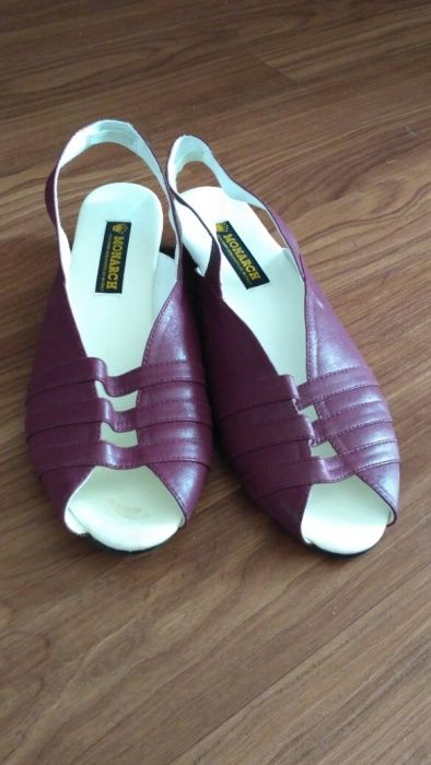 Босоніжки, туфлі Monarch, 38-39 р.