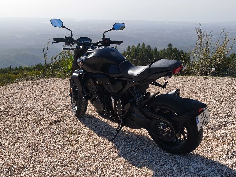 Honda CB 1000 R Black Edicion