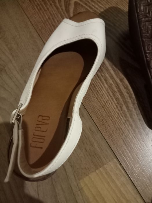 Sapatos. Sapatilhas,e cendalias.