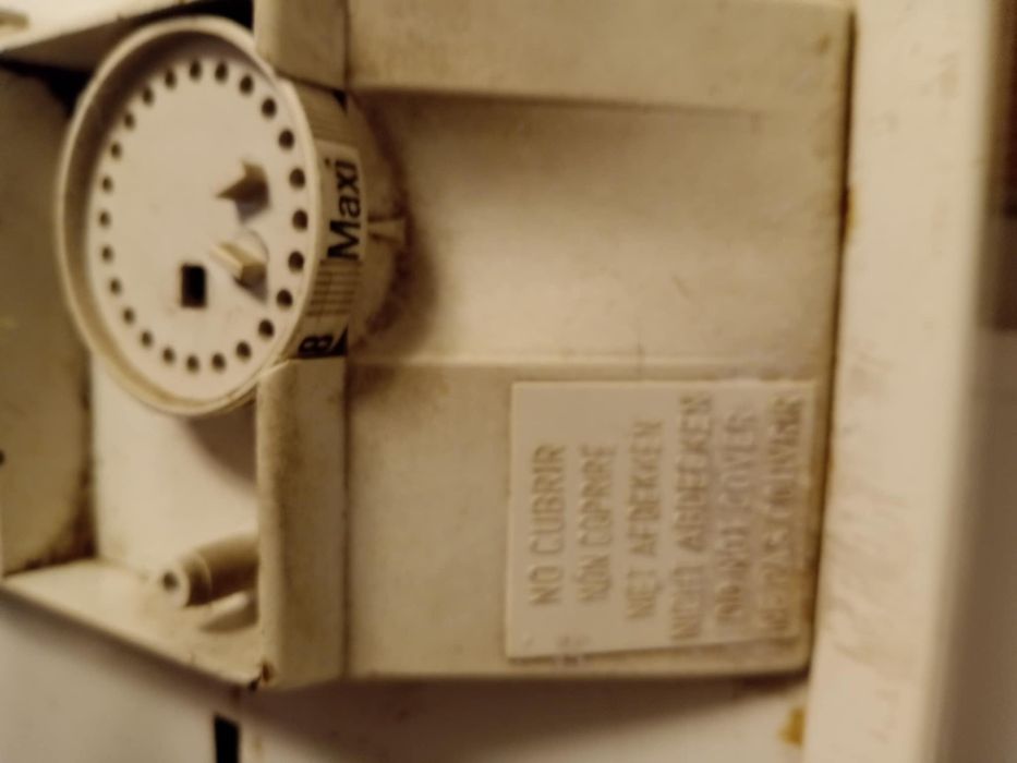 Grzejnik elektryczna z termostatem