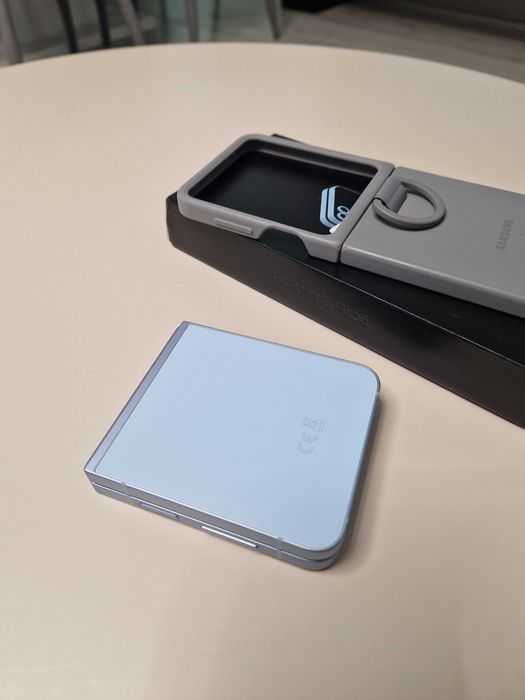 Samsung Galaxy Z Flip6