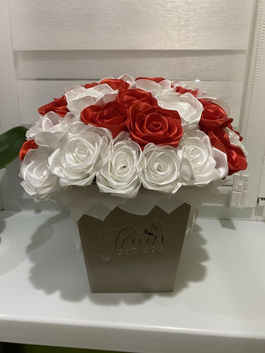 Букет з атласних троянд/ можна під замовлення