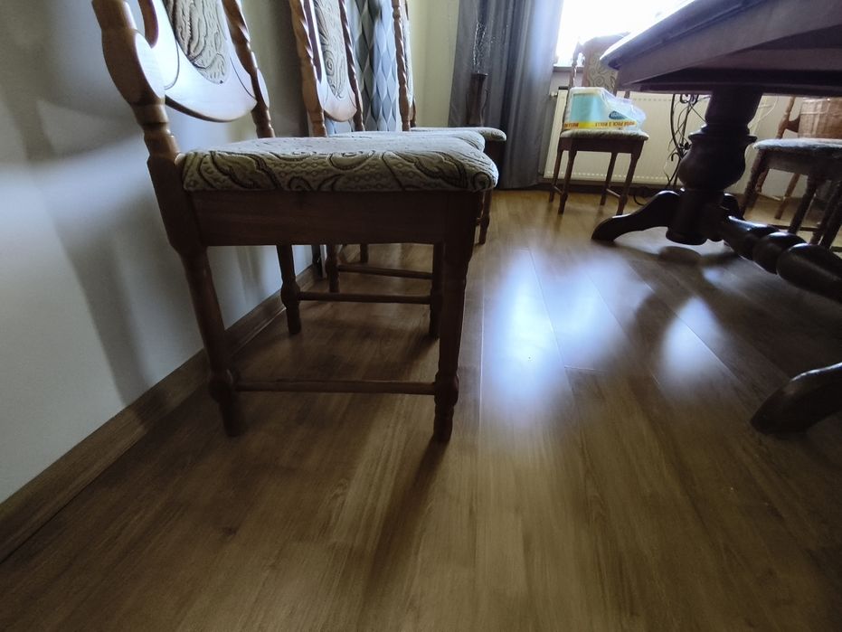 Stół plus 10 krzeseł