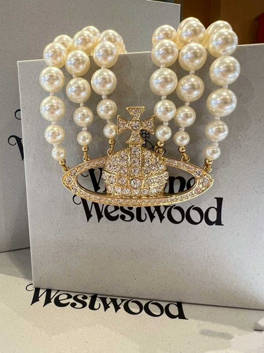 Vivienne Westwood/potrójny naszyjnik z pereł