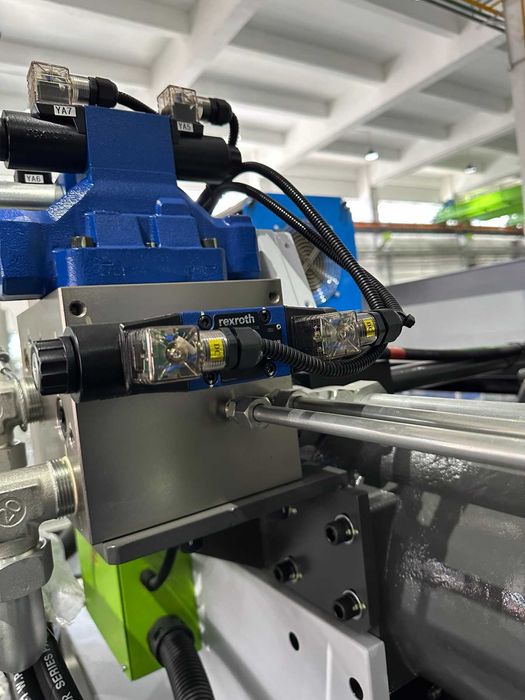 Электрический гибридный термопластавтомат Yizumi Серия А6 UN200A6