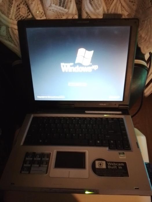 Laptop używany asus