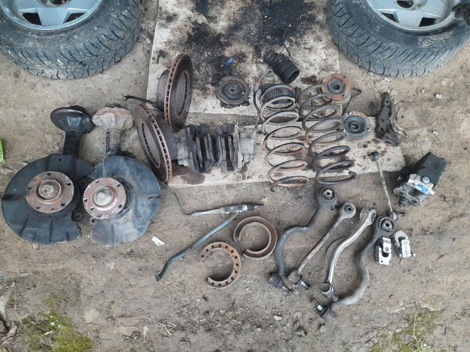 Ходова бмв е34 ричаг супорт пружина