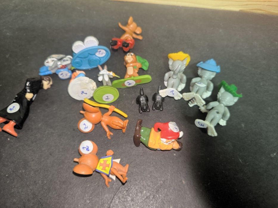 Bonecos Coleção Personagens Diversos
Conjunto de bonecos colecionáveis
