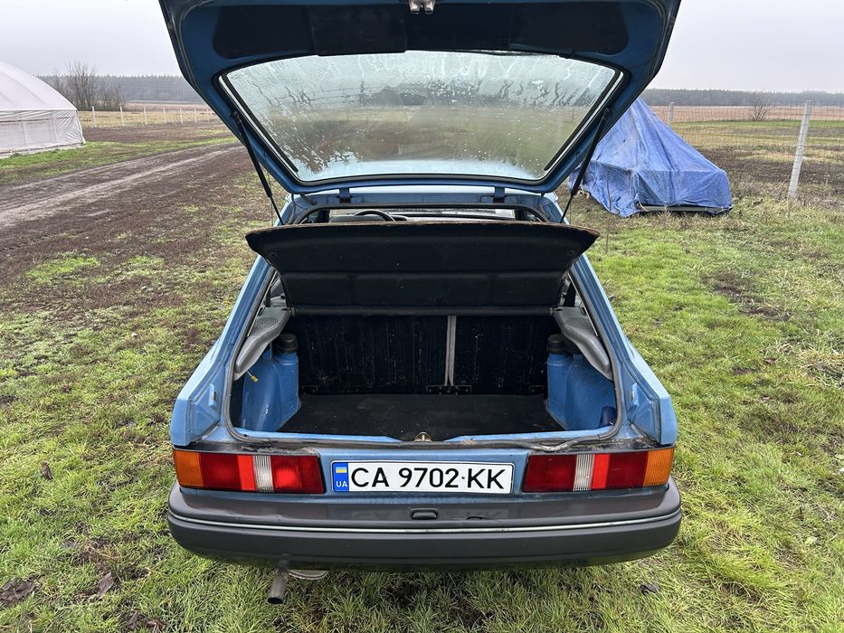 Ford Escort машина