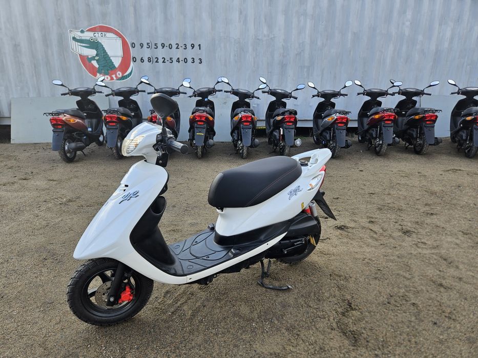 ПРОДАЖ скутерів Suzuku Mollet з контейнера.Стокмото Ямаха 36 39ZR