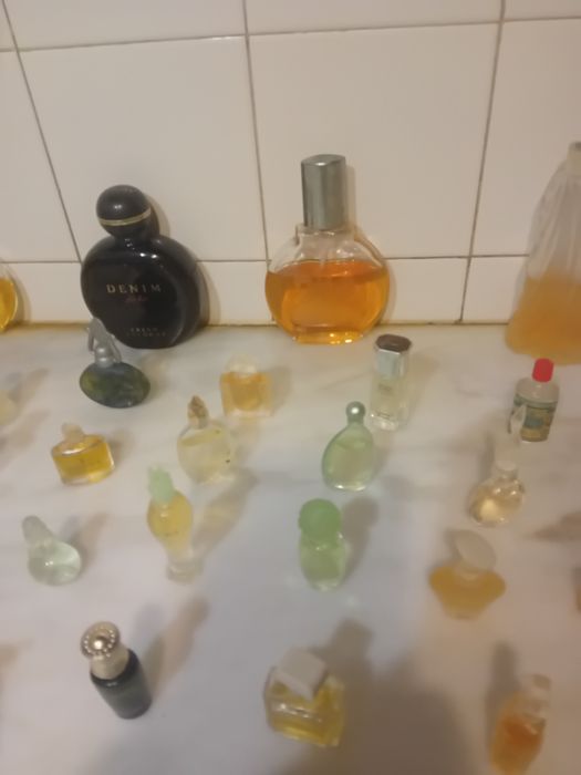 Conjunto de Miniaturas Frasquinhos de Perfume Diversos