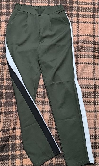 Продам штанці брюки, з білими вставками