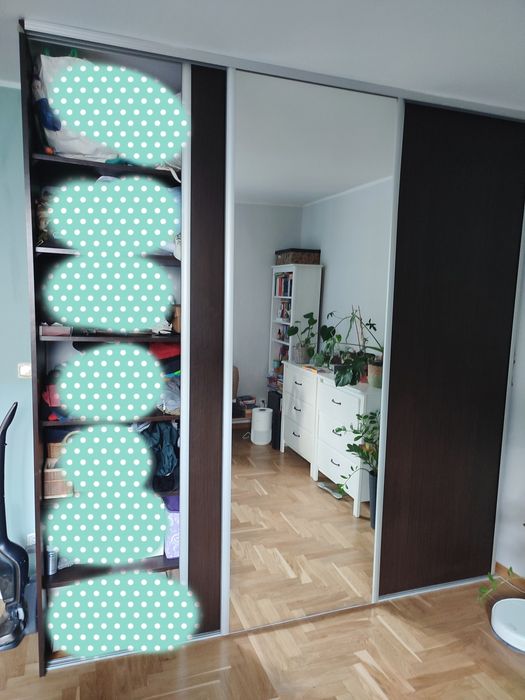 Zabudowa szafy kolor ciemny brąz