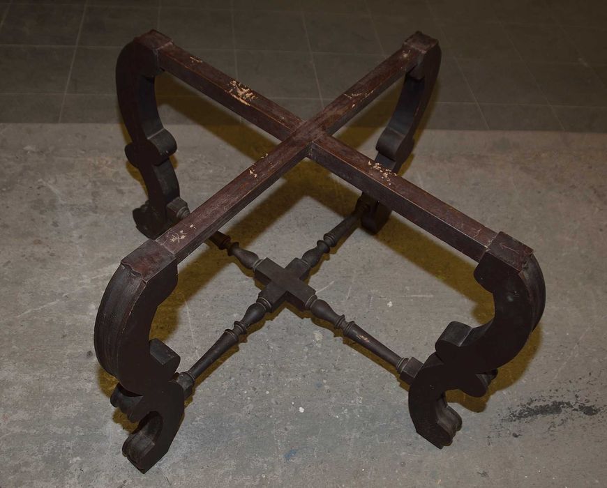 Mesa antiga de madeira - Mogno